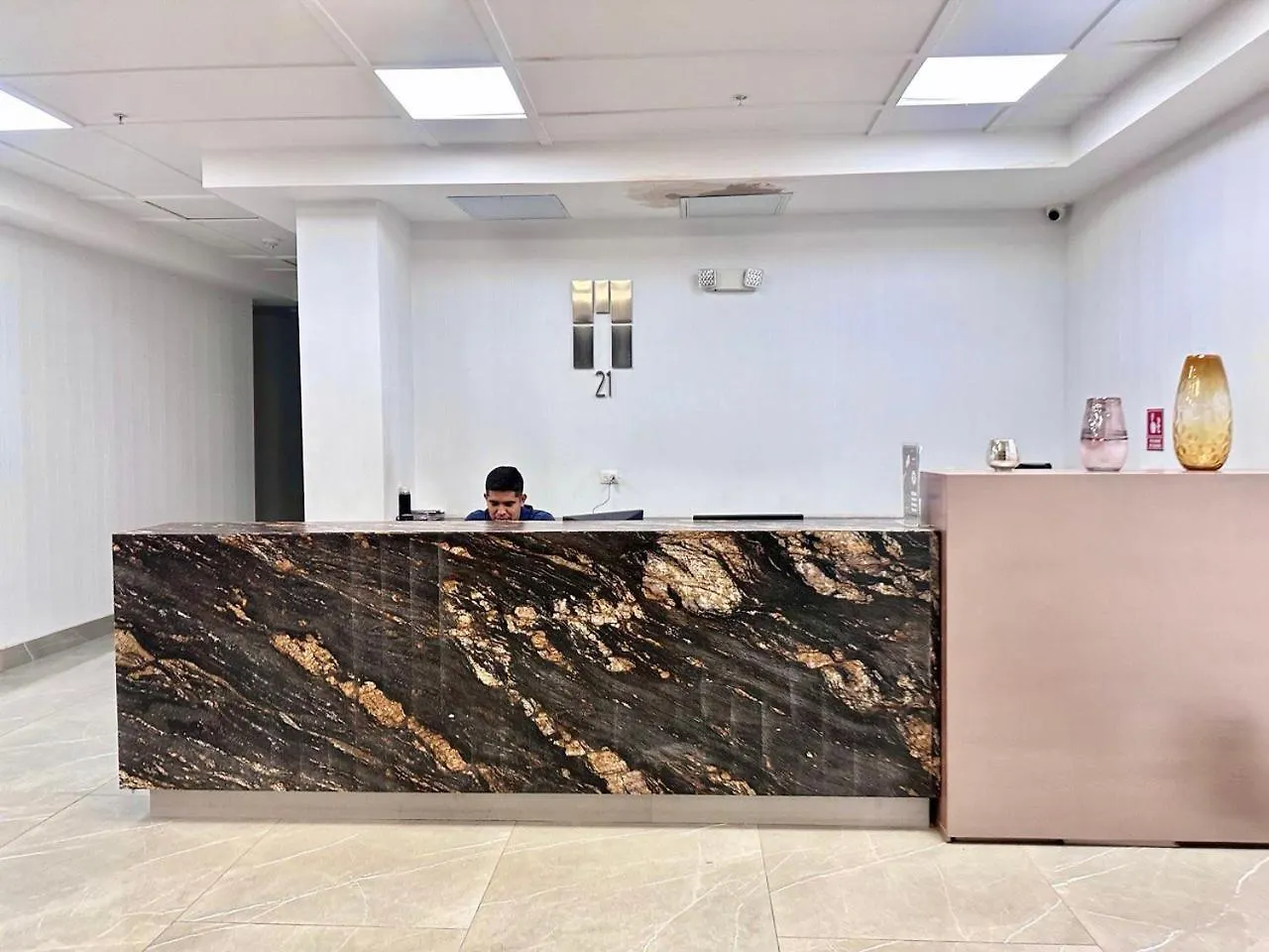 Suite Premium Mall Del Sol Con Planta Electrica Guayaquil